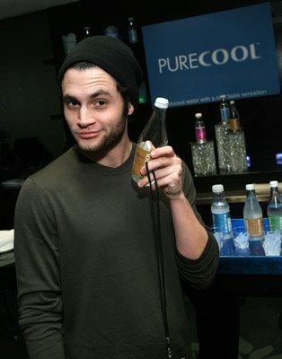Penn Badgley photo