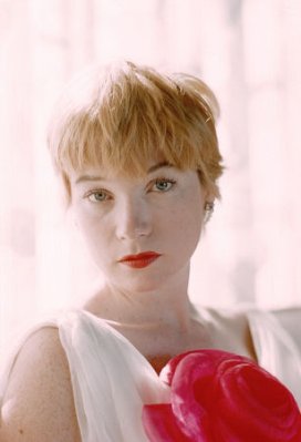 Shirley MacLaine photo