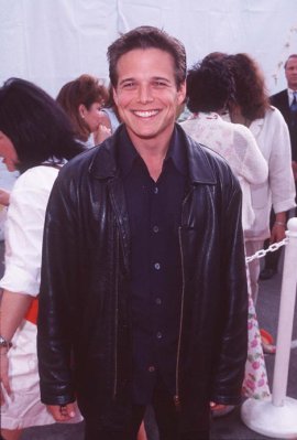 Scott Wolf photo