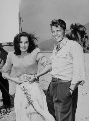 Viveca Lindfors photo