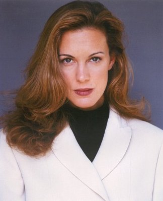 Elizabeth Perkins photo