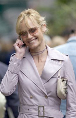 Amber Valletta photo