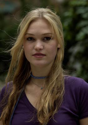 Julia Stiles photo