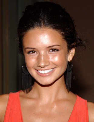 Alice Greczyn photo