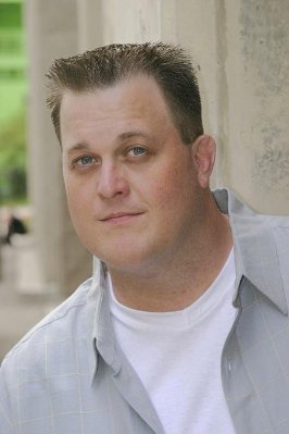 Billy Gardell photo