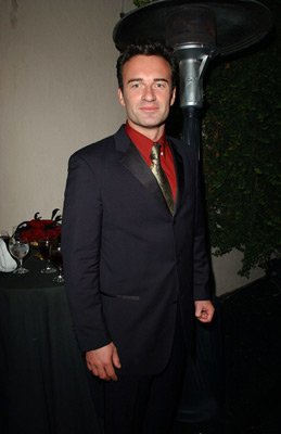 Julian McMahon photo