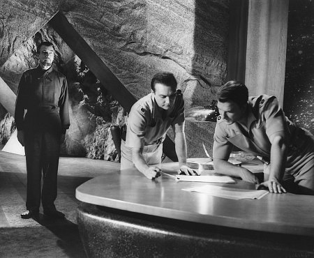 Leslie Nielsen photo