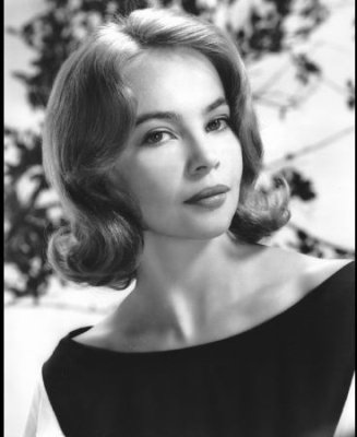 Leslie Caron photo