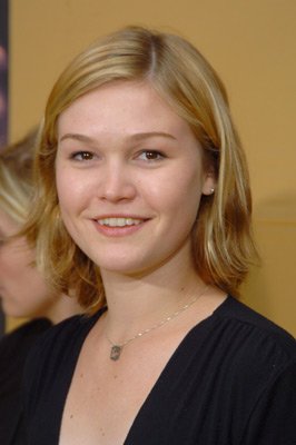 Julia Stiles photo