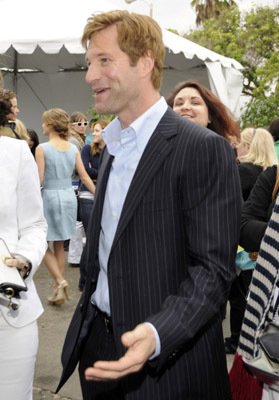 Aaron Eckhart photo