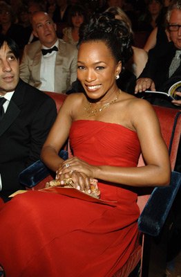 Angela Bassett photo