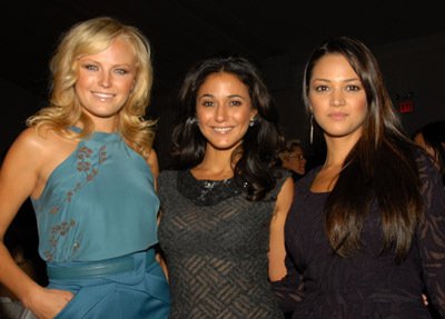 Emmanuelle Chriqui photo