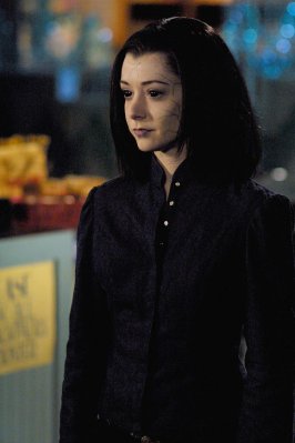Alyson Hannigan photo