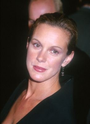 Elizabeth Perkins photo