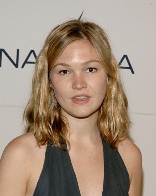 Julia Stiles photo