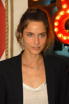 Amanda Peet photo