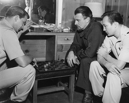 Leslie Nielsen photo