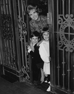 Debbie Reynolds photo