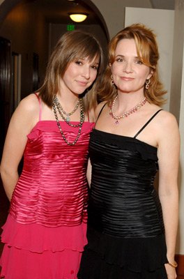 Lea Thompson photo