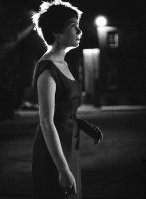 Shirley MacLaine photo