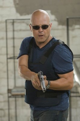 Michael Chiklis photo