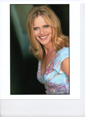 Claire Yarlett photo