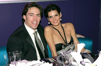Angie Harmon photo
