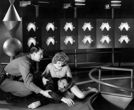 Leslie Nielsen photo