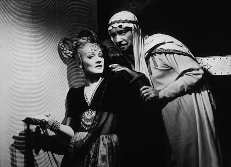 Marlene Dietrich photo