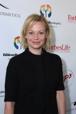 Samantha Mathis photo