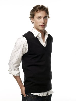 Dustin Milligan photo