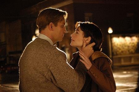 Claire Forlani photo