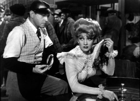 Marlene Dietrich photo