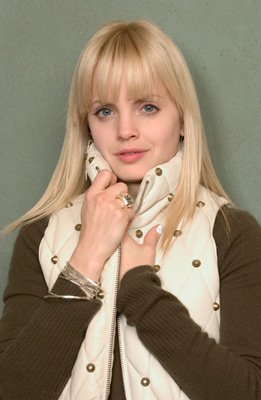 Mena Suvari photo