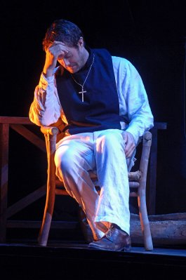 Garret Dillahunt photo