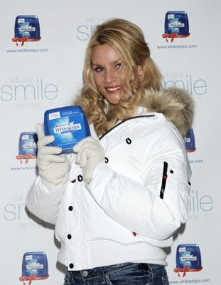 Nicollette Sheridan photo