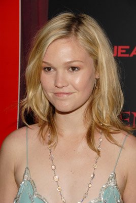 Julia Stiles photo