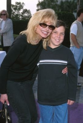 Loni Anderson photo