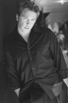 Lochlyn Munro photo