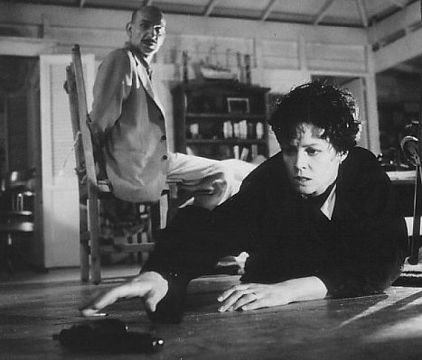 Sigourney Weaver photo