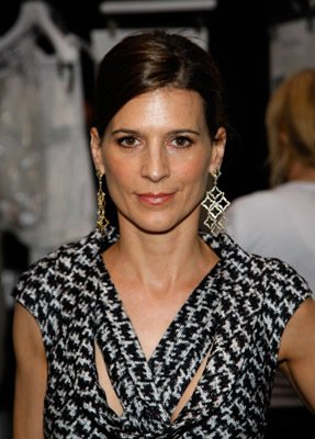Perrey Reeves photo