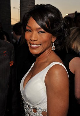 Angela Bassett photo
