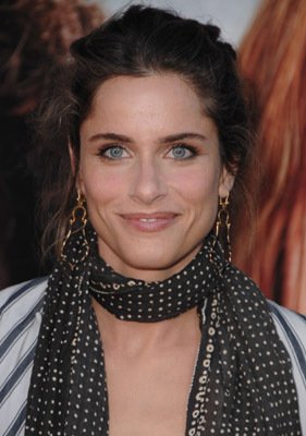 Amanda Peet photo