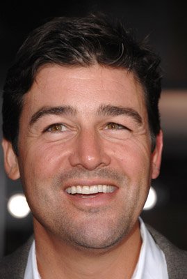 Kyle Chandler photo