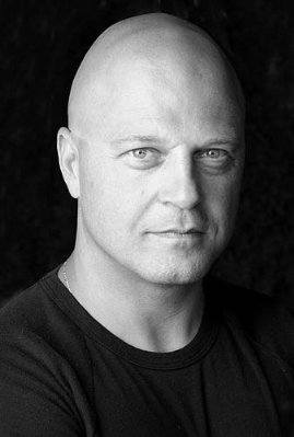 Michael Chiklis photo
