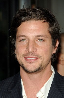Simon Rex photo