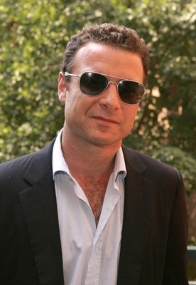 Liev Schreiber photo
