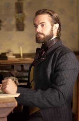 Garret Dillahunt photo