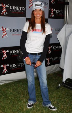 Shannon Elizabeth photo