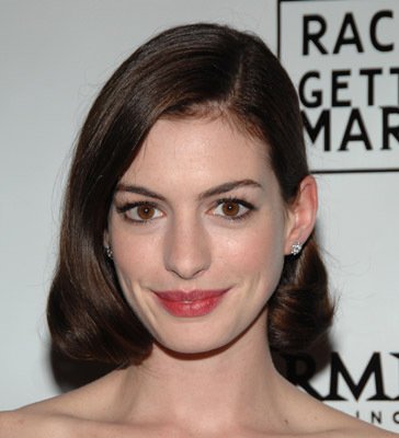 Anne Hathaway photo